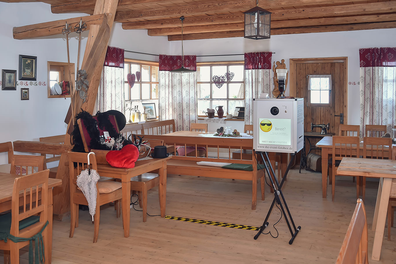 Der Photobooth des Hochzeitsfotograf im Einsatz Der Photobooth des Hochzeitsfotograf im Einsatz