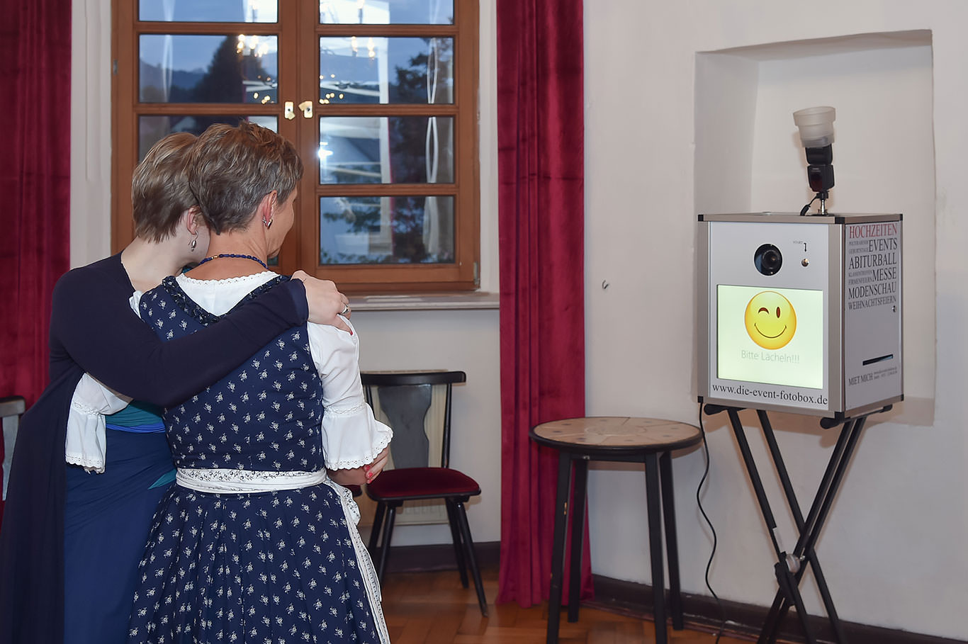 Der Photobooth des Hochzeitsfotograf im Einsatz Der Photobooth des Hochzeitsfotograf im Einsatz