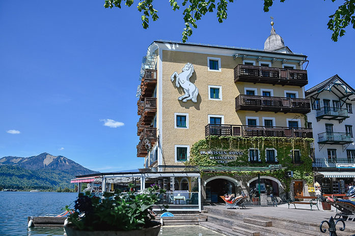 Sie lieben das Salzkammergut, schätzen das traditionelle Flair von St. Wolfgang, feiern Ihre Hochzeit im Romantik Hotel im Weissen Rössl, und suchen einen erfahrenen Hochzeits Fotografen? Dann hat Ihre Suche ein Ende! Der Hochzeitsfotograf ist national wie international für Sie da.