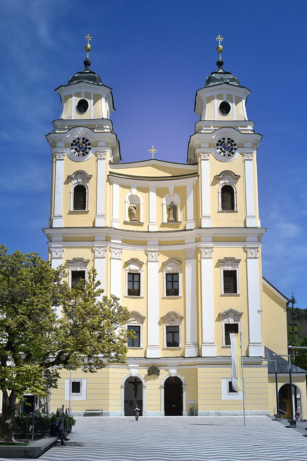 Heiraten, Hochzeit in Mondsee, der Hochzeits Fotograf für das Mondseeland. Ihr Hochzeitsfotograf begleitet Ihre kirchliche Trauung auch in der wunderschönen Stiftskirche zum Heiligen Michael in Mondsee. Ist Ihr Hochzeitsdatum beim Hochzeitsfotografen noch frei? Fragen Sie gleich nach! Heiraten, Hochzeit in Mondsee, der Hochzeits Fotograf für das Mondseeland. Ihr Hochzeitsfotograf begleitet Ihre kirchliche Trauung auch in der wunderschönen Stiftskirche zum Heiligen Michael in Mondsee. Ist Ihr Hochzeitsdatum beim Hochzeitsfotografen noch frei? Fragen Sie gleich nach!