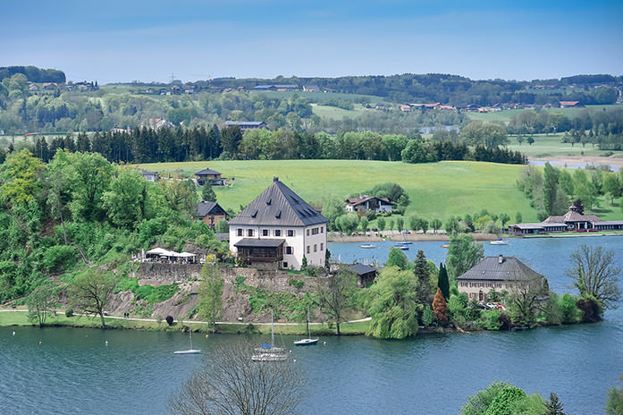 Auf der Hochzeitsmesse im Schloss Mattsee findet Ihr Euren Hochzeitsfotografen leider nicht. Der Hochzeitsfotograf nimmt an keiner Hochzeitsmesse teil. Unsere Bilder und Leistungen sollen Sie überzeugen, nicht ein Stand auf der Hochzeitsmesse! Übrigens, bei uns ist alles inkl. im Festpreis! Auf der Hochzeitsmesse im Schloss Mattsee findet Ihr Euren Hochzeitsfotografen leider nicht. Der Hochzeitsfotograf nimmt an keiner Hochzeitsmesse teil. Unsere Bilder und Leistungen sollen Sie überzeugen, nicht ein Stand auf der Hochzeitsmesse! Übrigens, bei uns ist alles inkl. im Festpreis!