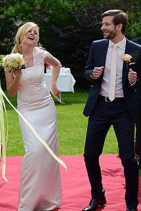 Der Hochzeitsfotograf<br>auf dem roten Teppich - Der Hochzeitsfotograf und die freie Trauung